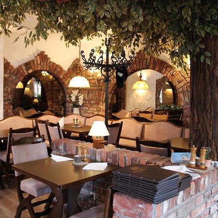 Hotel Restaurant Adria Kroatien Bad Ems Kültér fotó