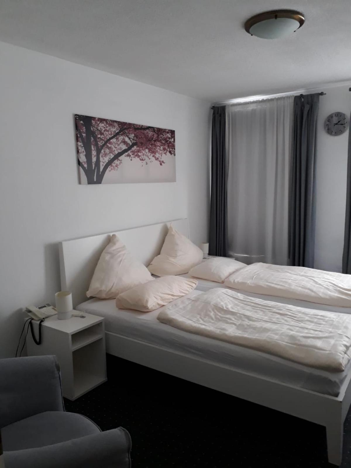 Hotel Restaurant Adria Kroatien Bad Ems Kültér fotó