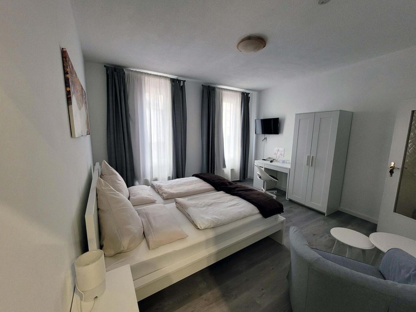 Hotel Restaurant Adria Kroatien Bad Ems Kültér fotó